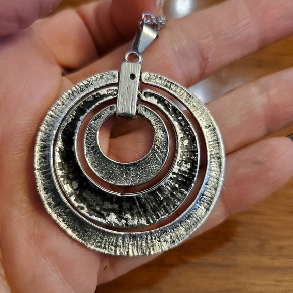 Brutalist Silver-tone Statement Necklace - Picture 3 of 6